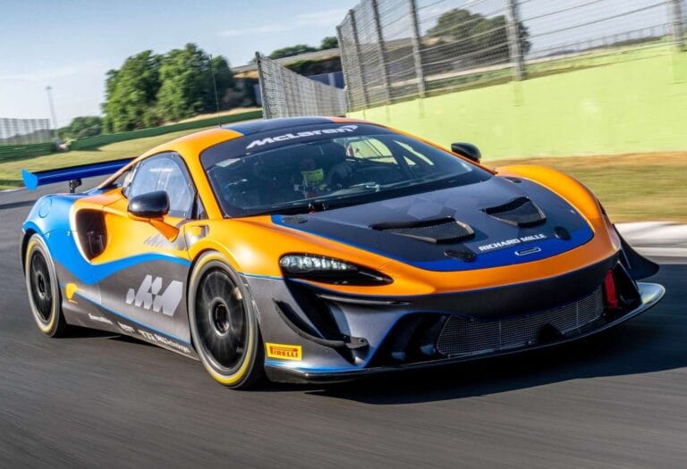 Artura GT4