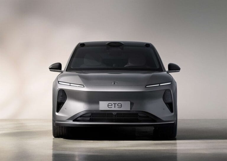 ET9