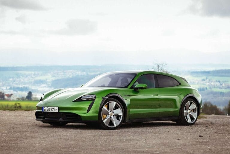 Taycan Turbo S Cross Turismo