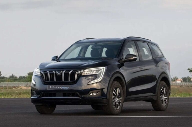 XUV 700