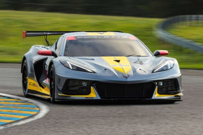 Corvette C8 R