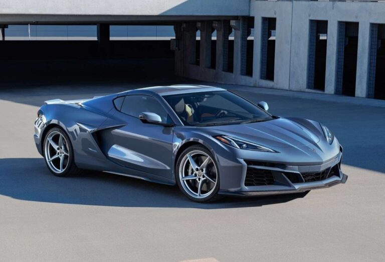 Corvette E-Ray