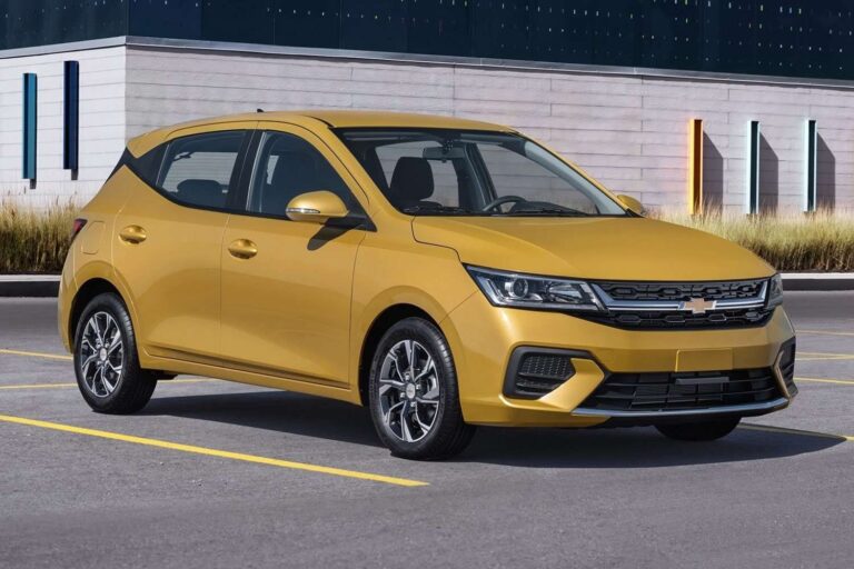 Aveo {Opetra} Hatchback