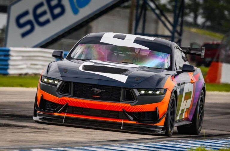 Mustang GT4 Racecar