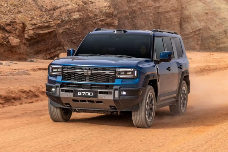 جيتور G700 SUV هجينة للطرق الوعرة بقوة خارقة و قدرات برمائية
