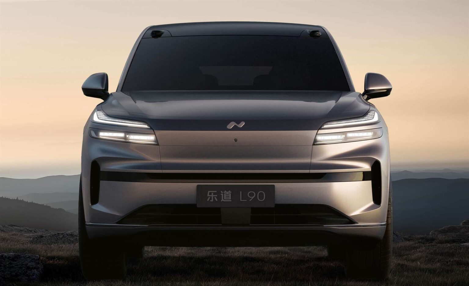 أونفو L90 : سيارة SUV كهربائية بثلاثة صفوف وقوة تفوق كيا EV9 GT