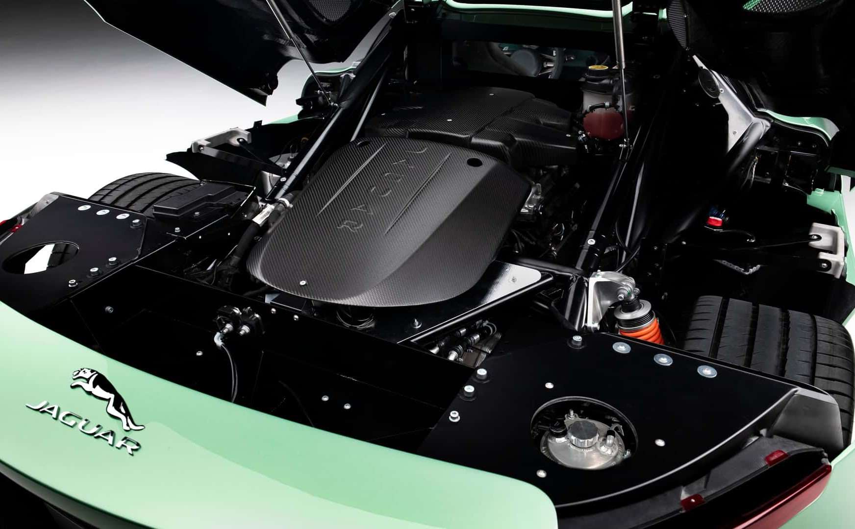 عودة الأسطورة: جاكوار C-X75 تعود للحياة بنسخة قانونية مذهلة على الطرقات 2 عودة الأسطورة: جاكوار C-X75 تعود للحياة بنسخة قانونية مذهلة على الطرقات - عرب اوتو هب