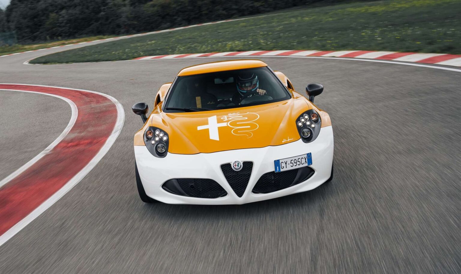 عودة ألفا روميو 4C بأسلوب كلاسيكي: إصدار خاص يحتفي بتاريخ السباقات الإيطالية - عرب اوتو هب