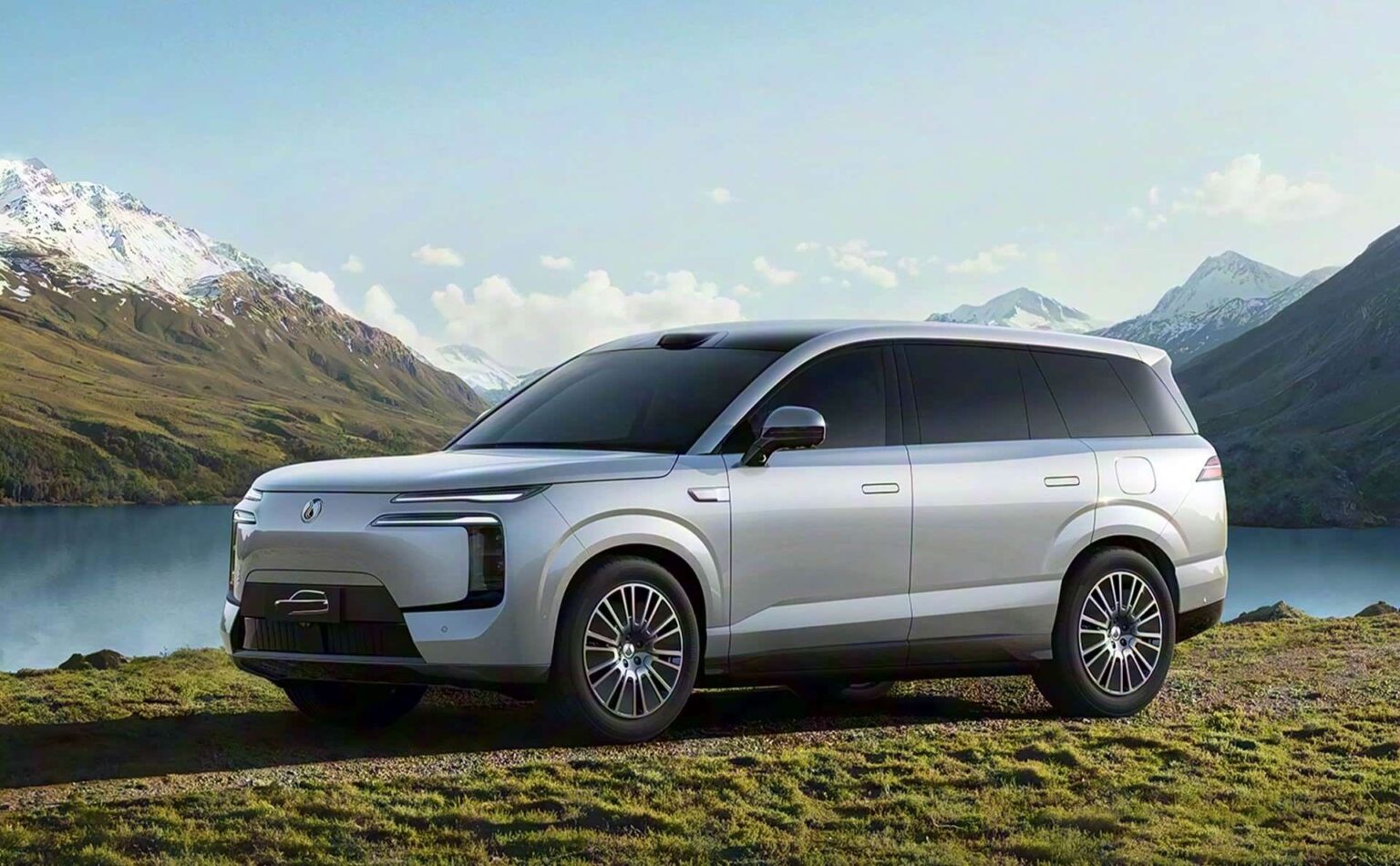 دينزا N8L الجديدة: سيارة SUV هايبرد فخمة بستة مقاعد وتسارع خارق - عرب اوتو هب