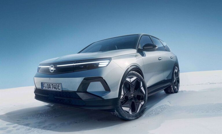 Grandland Electric AWD
