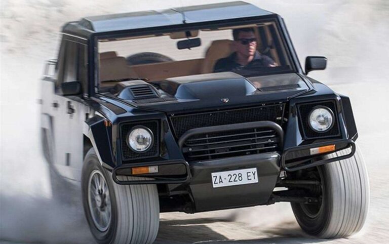 لامبورجيني LM002 قصة أول SUV خارقة في التاريخ بتصميم عسكري و محرك كونتاش