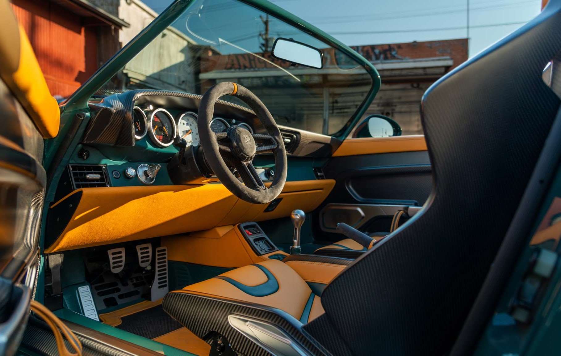 بورشه F-26 Gunther Werks : تحفة كلاسيكية بمحرك 1000 حصان وهيكل من الكربون 4 بورشه F-26 Gunther Werks : تحفة كلاسيكية بمحرك 1000 حصان وهيكل من الكربون - عرب اوتو هب