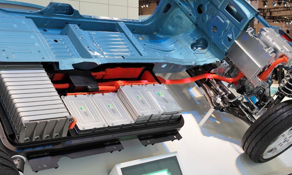 هل قيادة سيارة كهربائية في الطقس الحار تتطلب استعدادات خاصة؟ - عرب اوتو هب