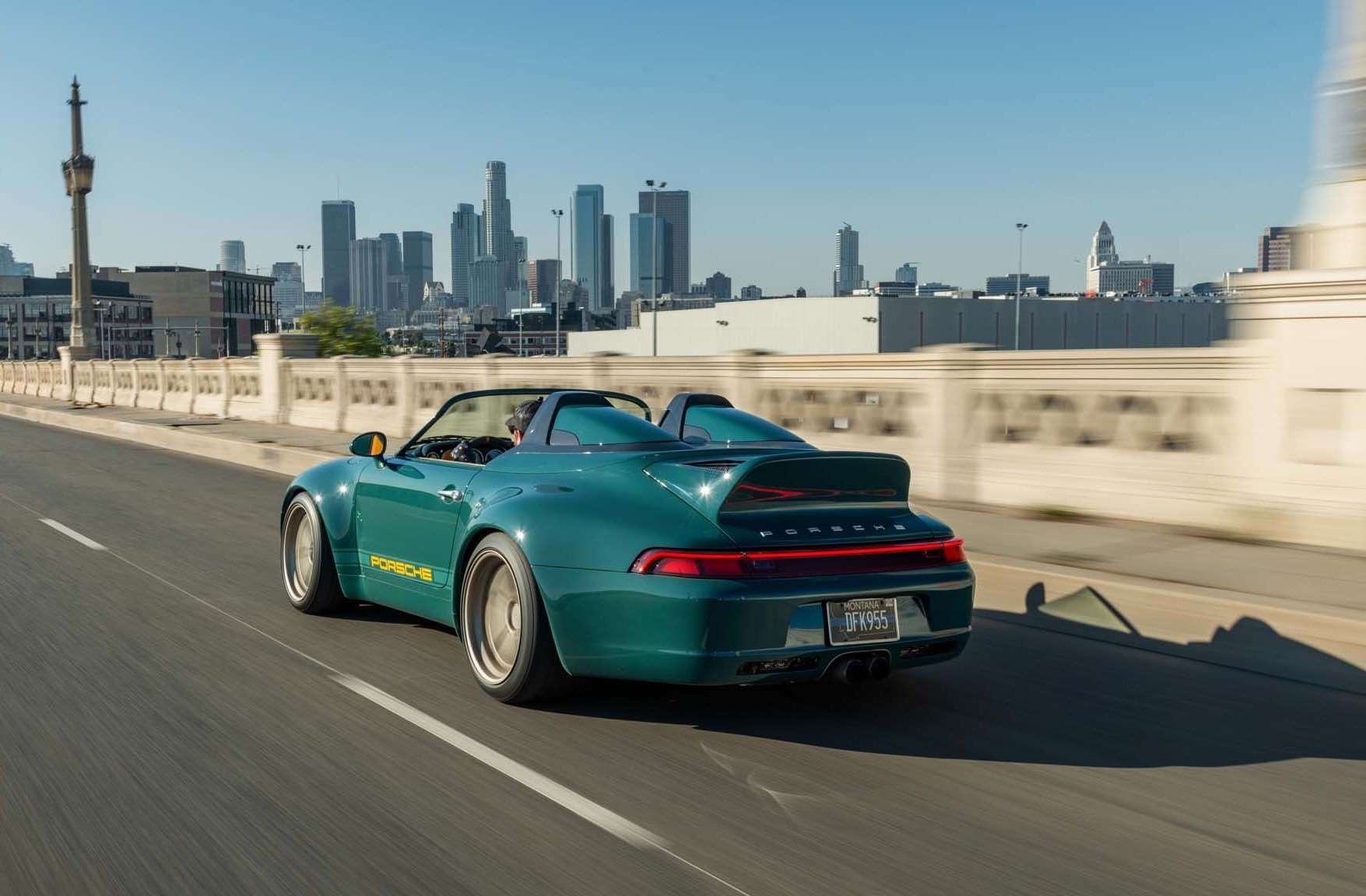 بورشه F-26 Gunther Werks : تحفة كلاسيكية بمحرك 1000 حصان وهيكل من الكربون 6 بورشه F-26 Gunther Werks : تحفة كلاسيكية بمحرك 1000 حصان وهيكل من الكربون - عرب اوتو هب