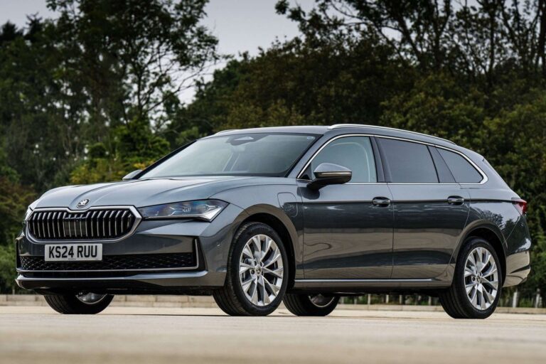 Superb Estate iV