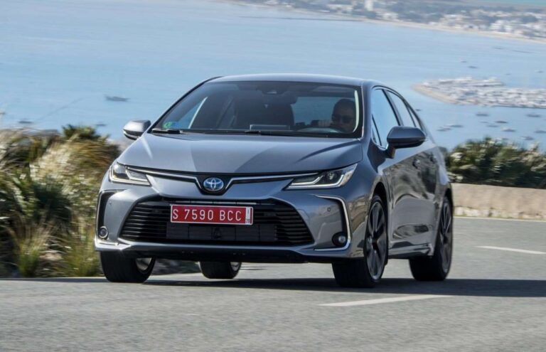 Corolla Sedan