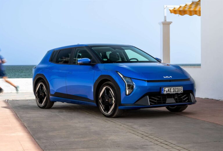 EV4 Hatchback