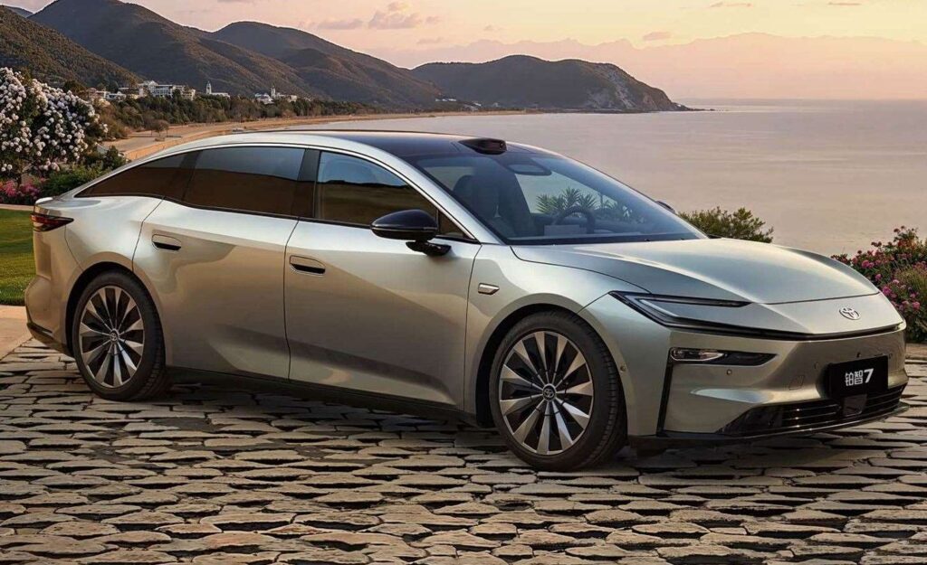 تويوتا bZ7 الكهربائية سيدان فاخرة بتقنيات هواوي و تفاصيل مذهلة قبل إطلاقها في 2026 تويوتا bZ7 الكهربائية سيدان فاخرة بتقنيات هواوي و تفاصيل مذهلة قبل إطلاقها في 2026 - عرب اوتو هب