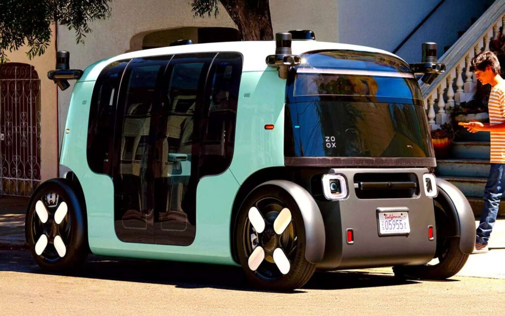 هل ما زال يمكن الوثوق بالروبوتاكسي بعد استدعاء سيارات Zoox ذاتية القيادة لتجاوزها لخطوط المسارات - عرب اوتو هب