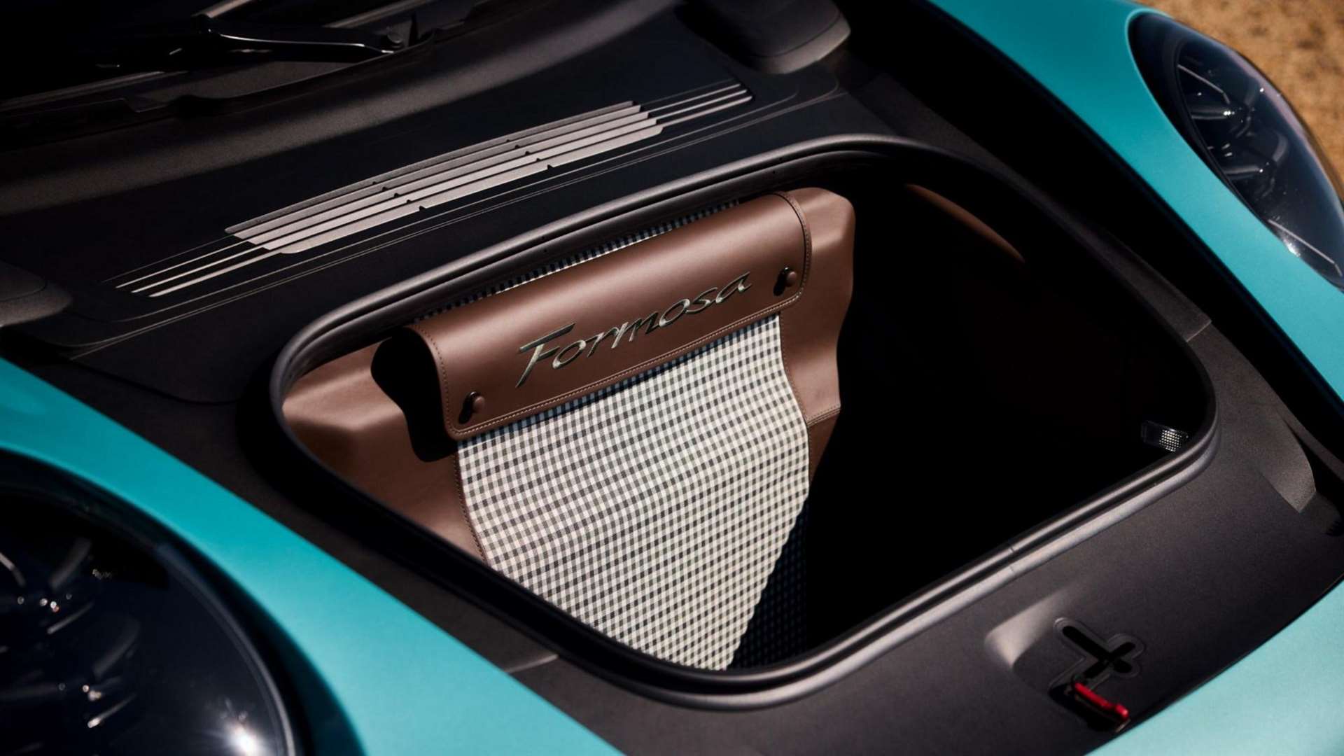 بورشة 911 كاريرا T فورموزا تحية فنية إلى جمال طبيعة تايوان 3 بورشة 911 كاريرا T فورموزا تحية فنية إلى جمال طبيعة تايوان - عرب اوتو هب