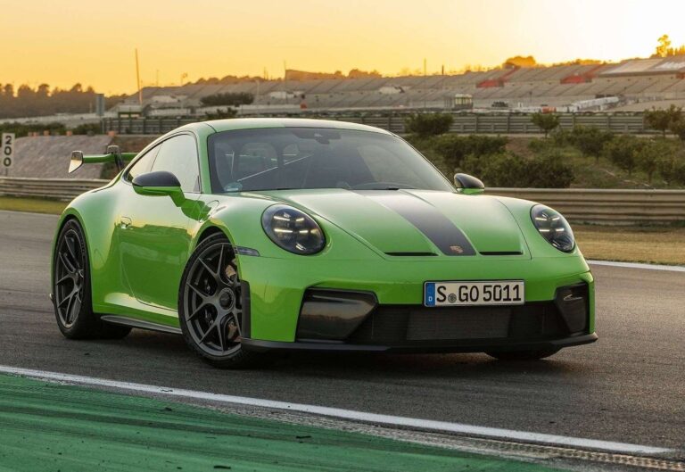 بورشه 911 GT3 موديل 2025 أسطورة في الأداء و تتجدد بقوة و إثارة