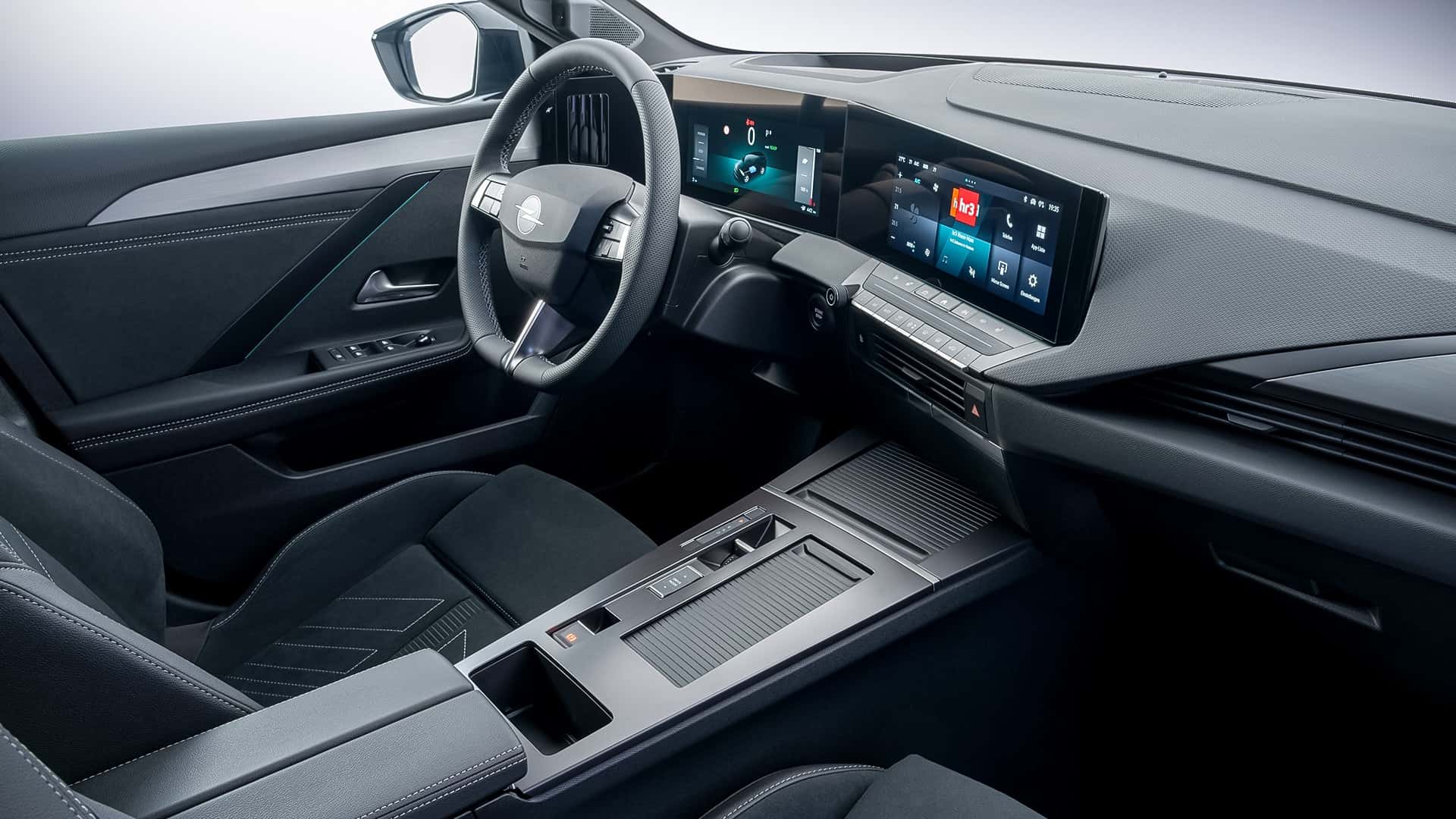 اوبل أسترا 2026 بتحديثات ذكية و لمسات تصميم تواكب العصر 2 اوبل أسترا 2026 بتحديثات ذكية و لمسات تصميم تواكب العصر - عرب اوتو هب