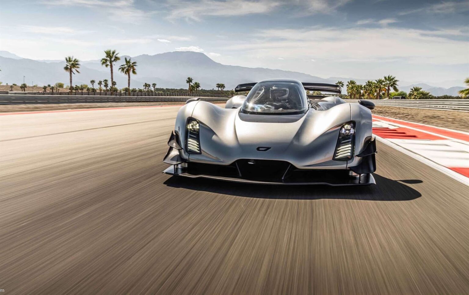 زينجر 21C الهايبركار الأمريكية تحطم الزمن و تتفوق على كوينيجسيج في حلبة لاجونا سيكا زينجر 21C الهايبركار الأمريكية تحطم الزمن و تتفوق على كوينيجسيج في حلبة لاجونا سيكا - عرب اوتو هب