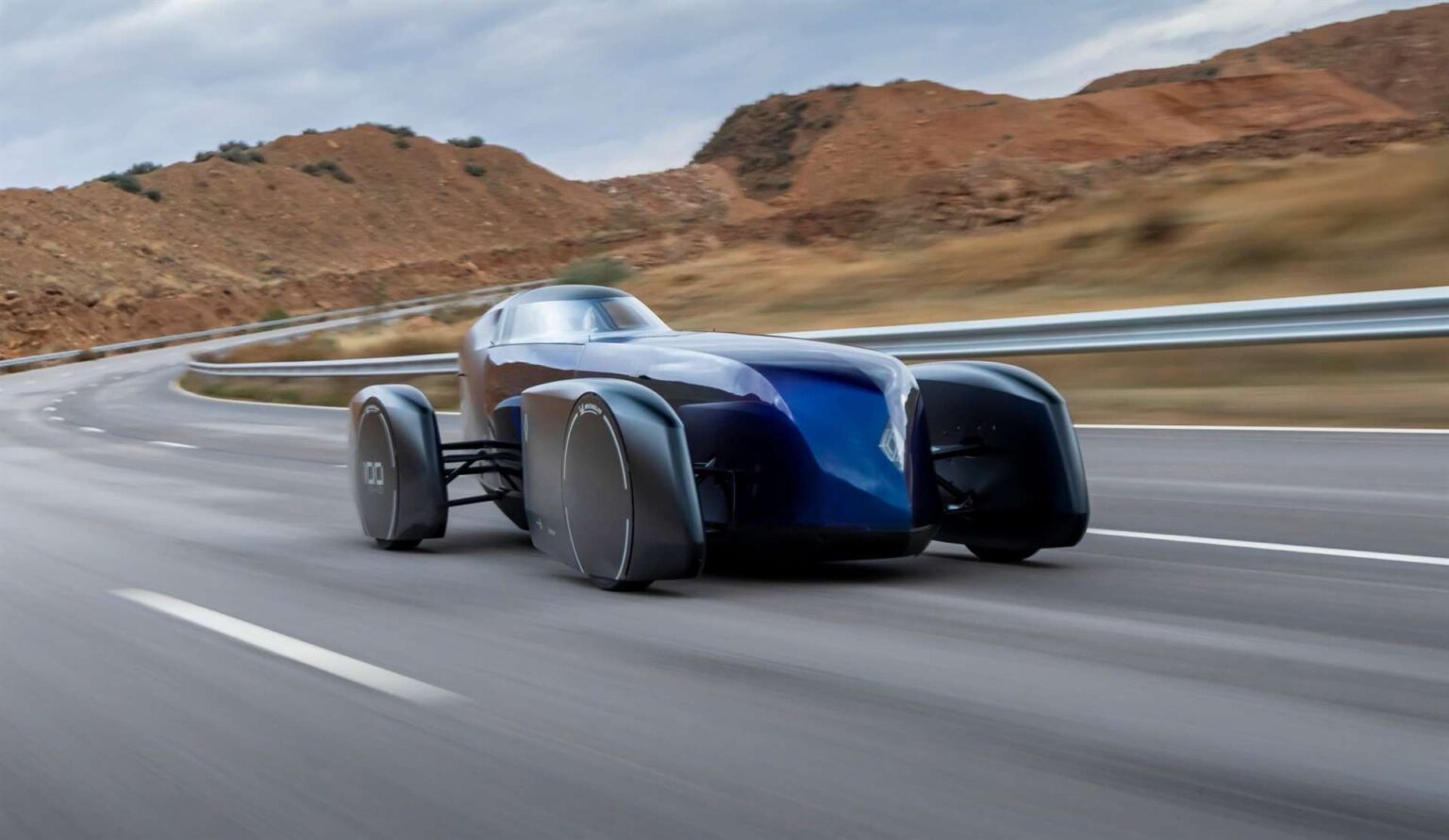 رينو تسجّل رقماً قياسياً جديداً بسيارة كهربائية تقطع 1000 كم بسرعة عالية دون شحن - عرب اوتو هب