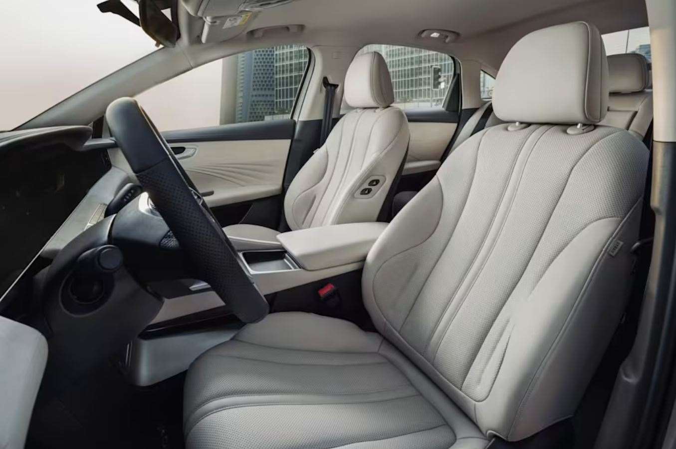 إطلاق ام جي 8 هايبرد في الشرق الأوسط: سيدان بمدى قياسي و تكنولوجيا متقدمة 6 إطلاق ام جي 8 هايبرد في الشرق الأوسط: سيدان بمدى قياسي و تكنولوجيا متقدمة - عرب اوتو هب