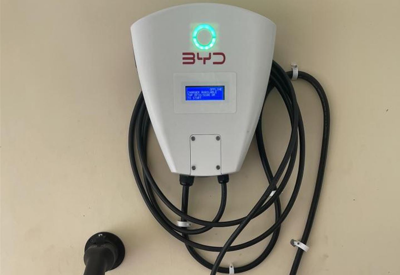 مبادرة بي واي دي بخدمة مشاركة شواحن السيارات الكهربائية بين الجيران لأول مرة 3 مبادرة بي واي دي بخدمة مشاركة شواحن السيارات الكهربائية بين الجيران لأول مرة - عرب اوتو هب