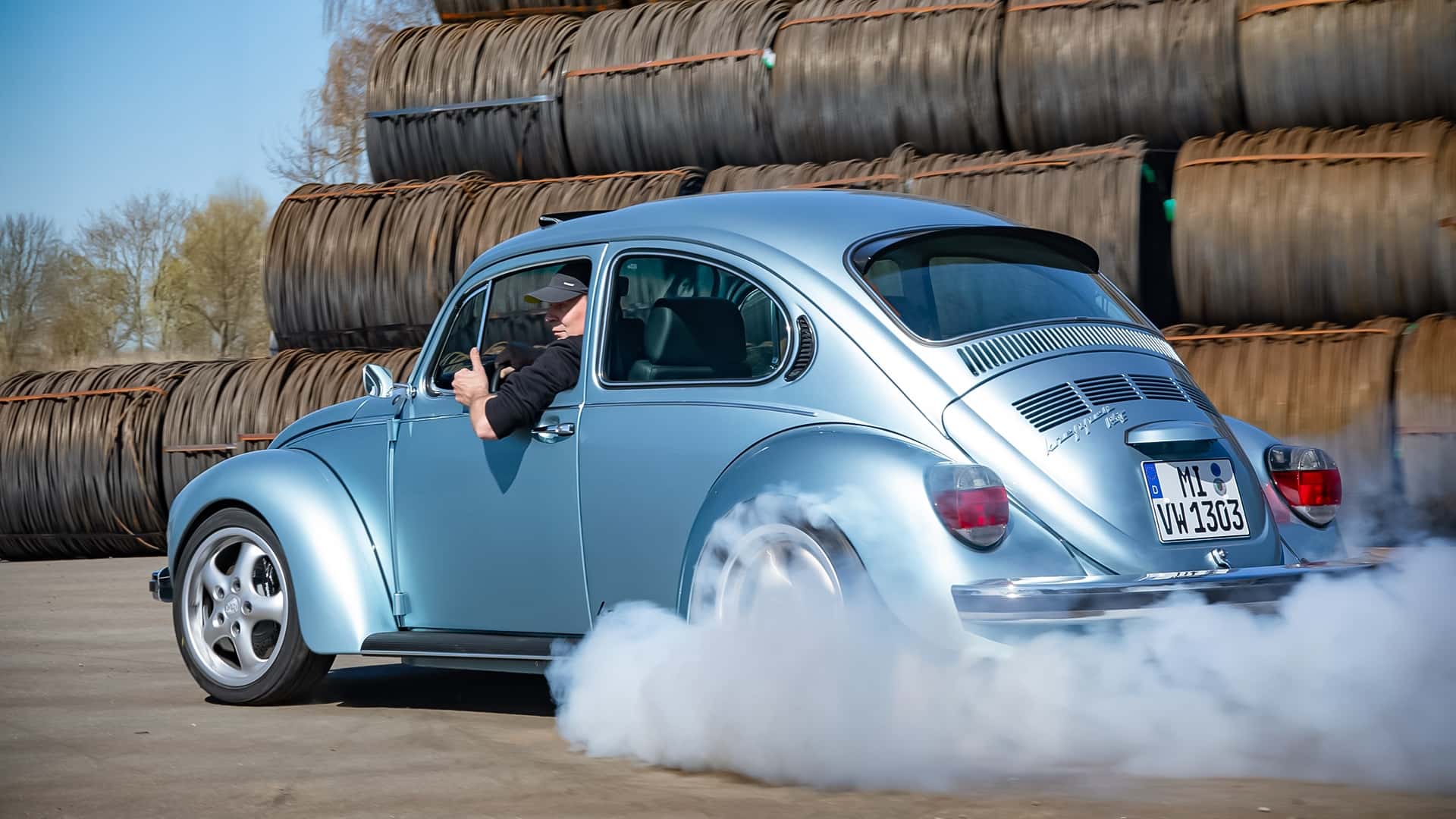 فولكس فاجن بيتل بمحرك كهربائي من تسلا بقوة 638 حصان 3 فولكس فاجن بيتل بمحرك كهربائي من تسلا بقوة 638 حصان - عرب اوتو هب