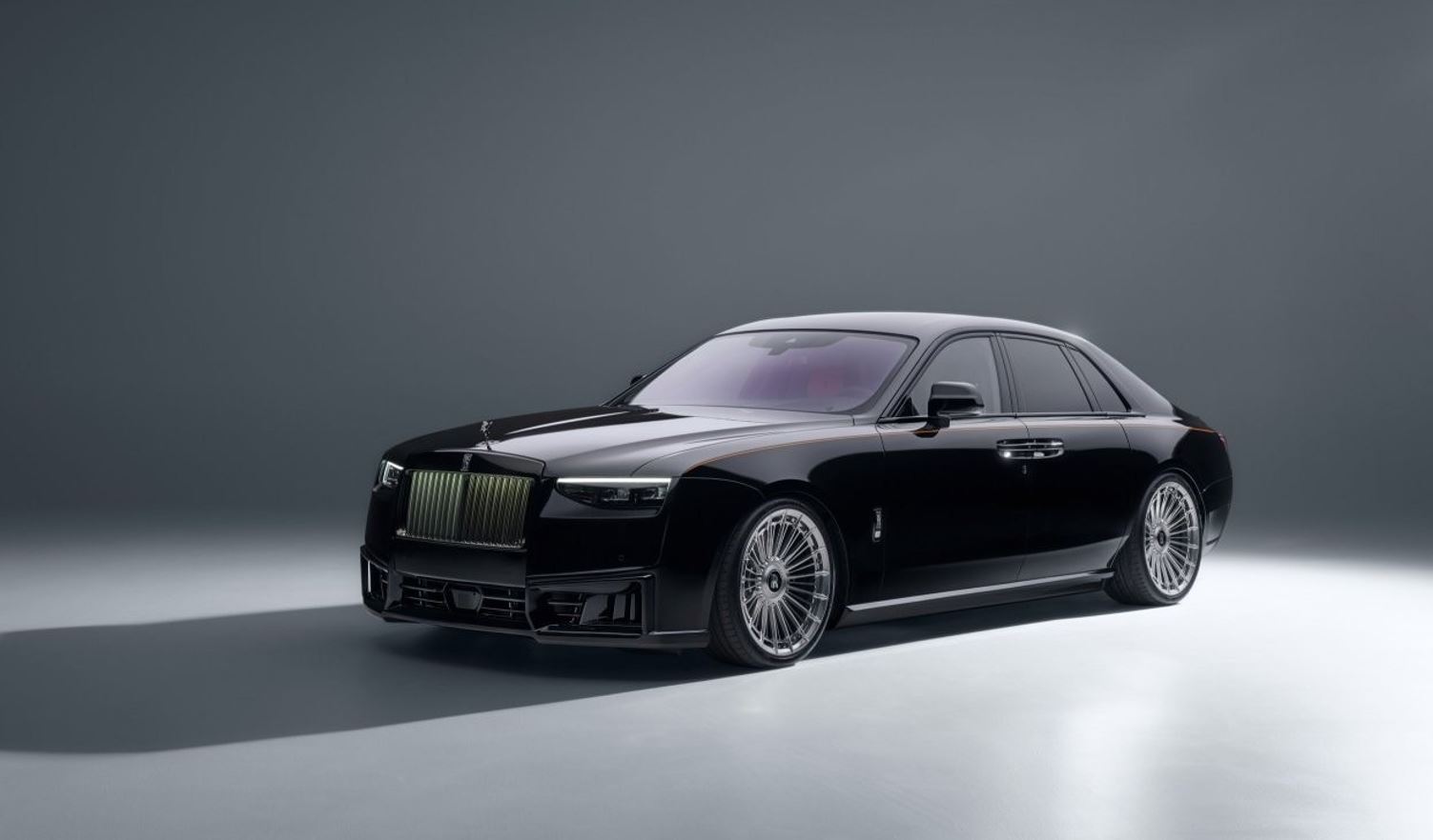 رولز رويس جوست بلاك بادج SPOFEC تجمع بين الهيبة البريطانية و الأداء الرياضي 1 رولز رويس جوست بلاك بادج SPOFEC تجمع بين الهيبة البريطانية و الأداء الرياضي - عرب اوتو هب