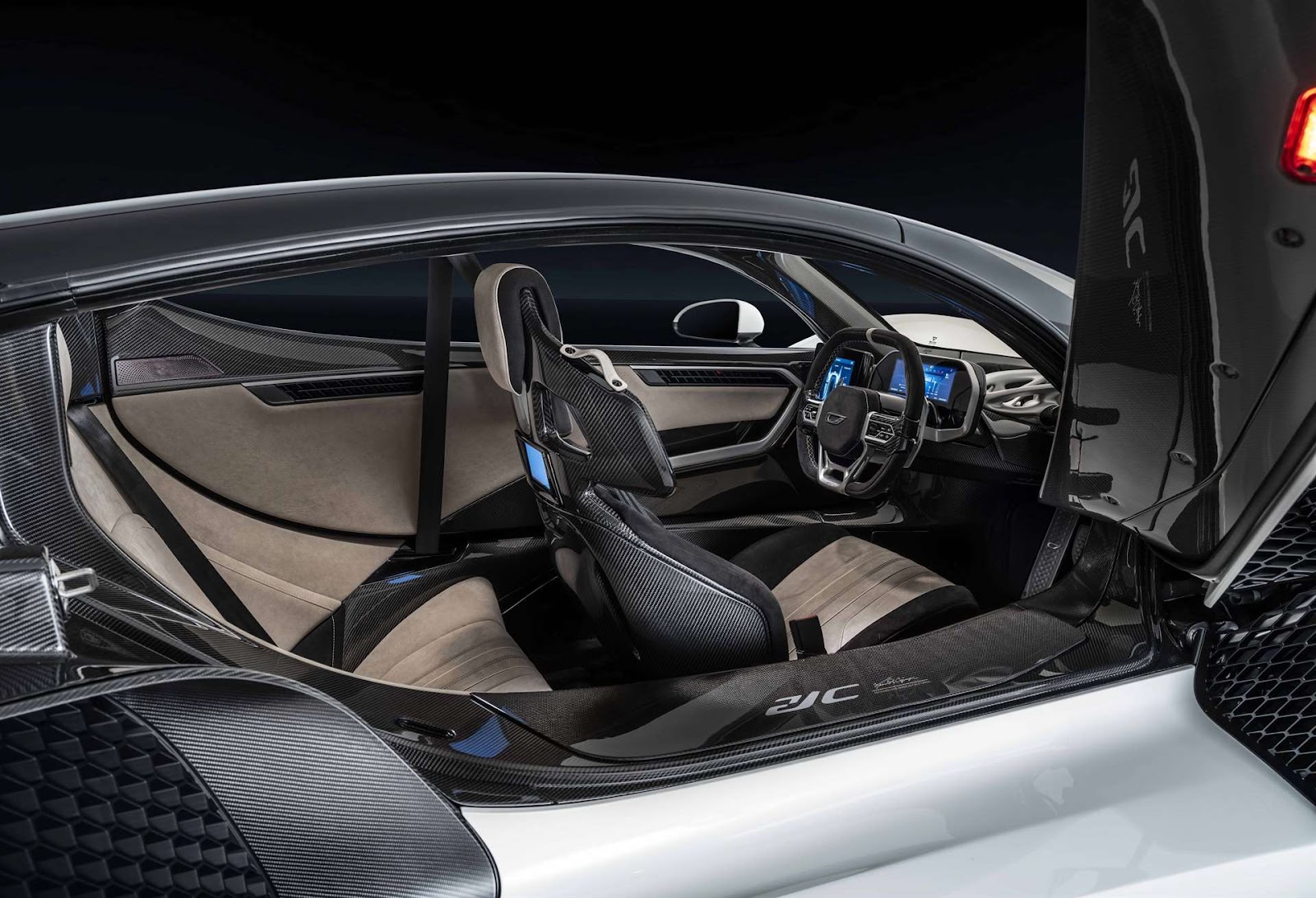 زينجر 21C الهايبركار الأمريكية تحطم الزمن و تتفوق على كوينيجسيج في حلبة لاجونا سيكا 4 زينجر 21C الهايبركار الأمريكية تحطم الزمن و تتفوق على كوينيجسيج في حلبة لاجونا سيكا - عرب اوتو هب