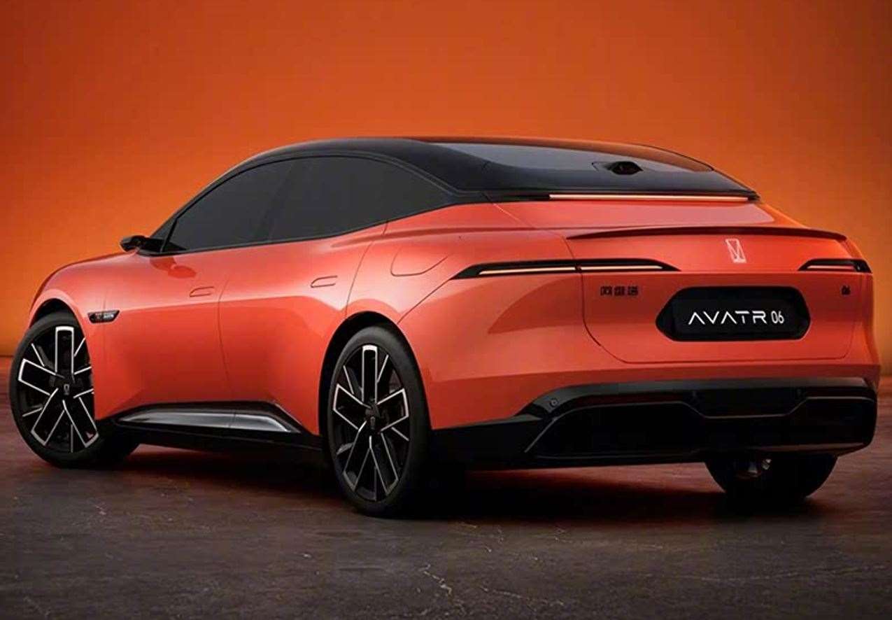 أفاتر 06 الجديدة سيارة سيدان كهربائية هجينة بأسعار منافسة و تقنيات مذهلة 3 أفاتر 06 الجديدة سيارة سيدان كهربائية هجينة بأسعار منافسة و تقنيات مذهلة - عرب اوتو هب