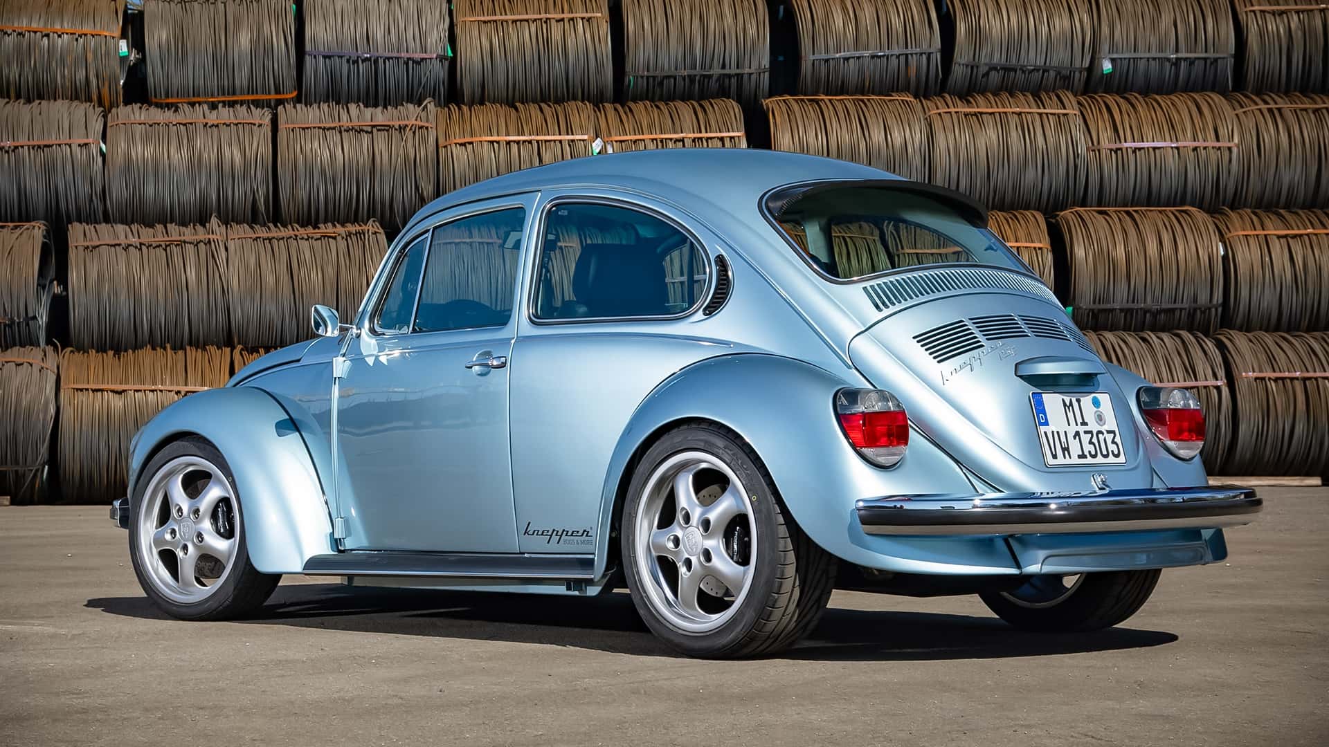 فولكس فاجن بيتل بمحرك كهربائي من تسلا بقوة 638 حصان 6 فولكس فاجن بيتل بمحرك كهربائي من تسلا بقوة 638 حصان - عرب اوتو هب