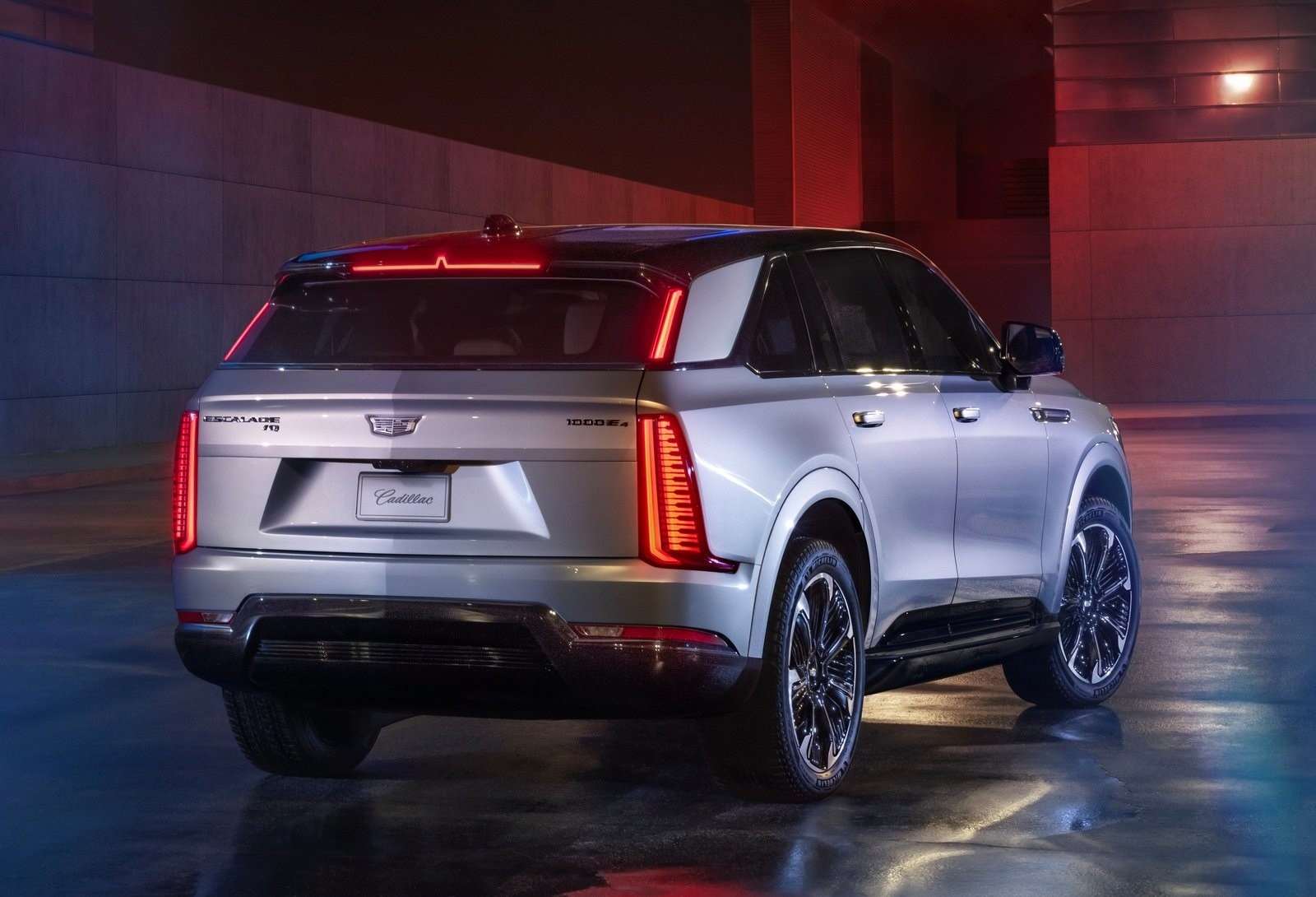 كاديلاك إسكاليد IQ أفخم SUV كهربائية تجسد فخامة المستقبل 3 كاديلاك إسكاليد IQ أفخم SUV كهربائية تجسد فخامة المستقبل - عرب اوتو هب