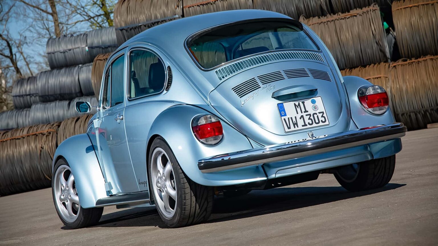 فولكس فاجن بيتل بمحرك كهربائي من تسلا بقوة 638 حصان فولكس فاجن بيتل بمحرك كهربائي من تسلا بقوة 638 حصان - عرب اوتو هب