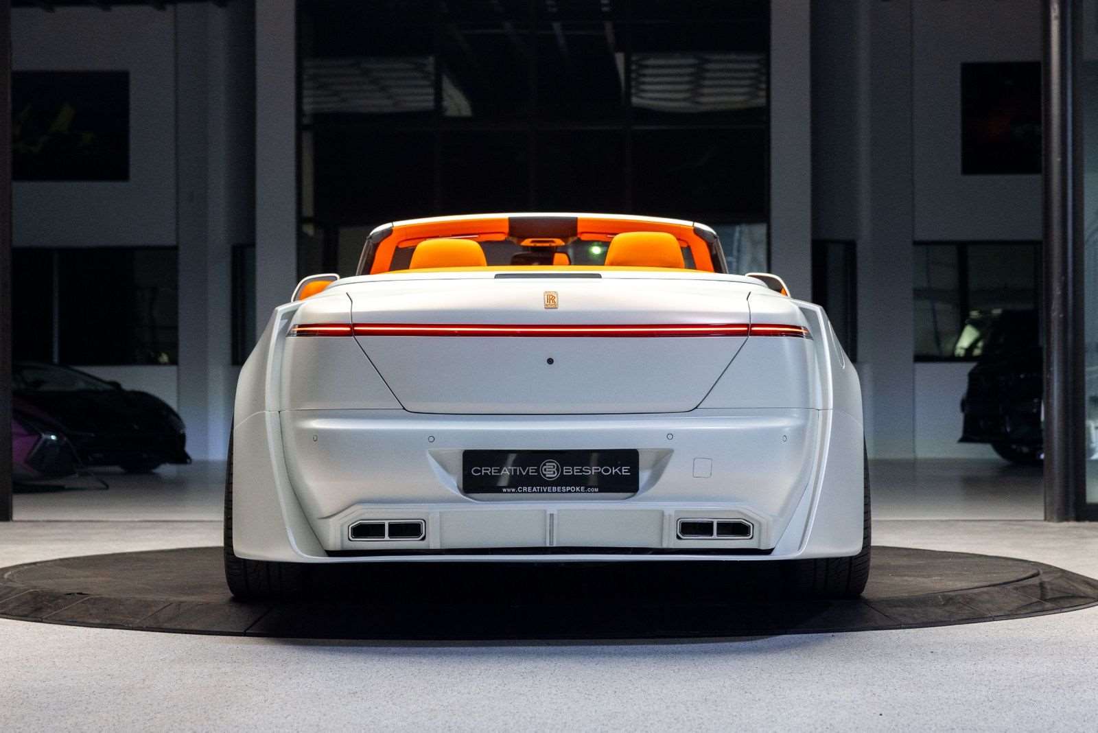 رولز رويس داون 2020 بلاك بادج بقمة الفخامة و التفرّد 5 رولز رويس داون 2020 بلاك بادج بقمة الفخامة و التفرّد - عرب اوتو هب