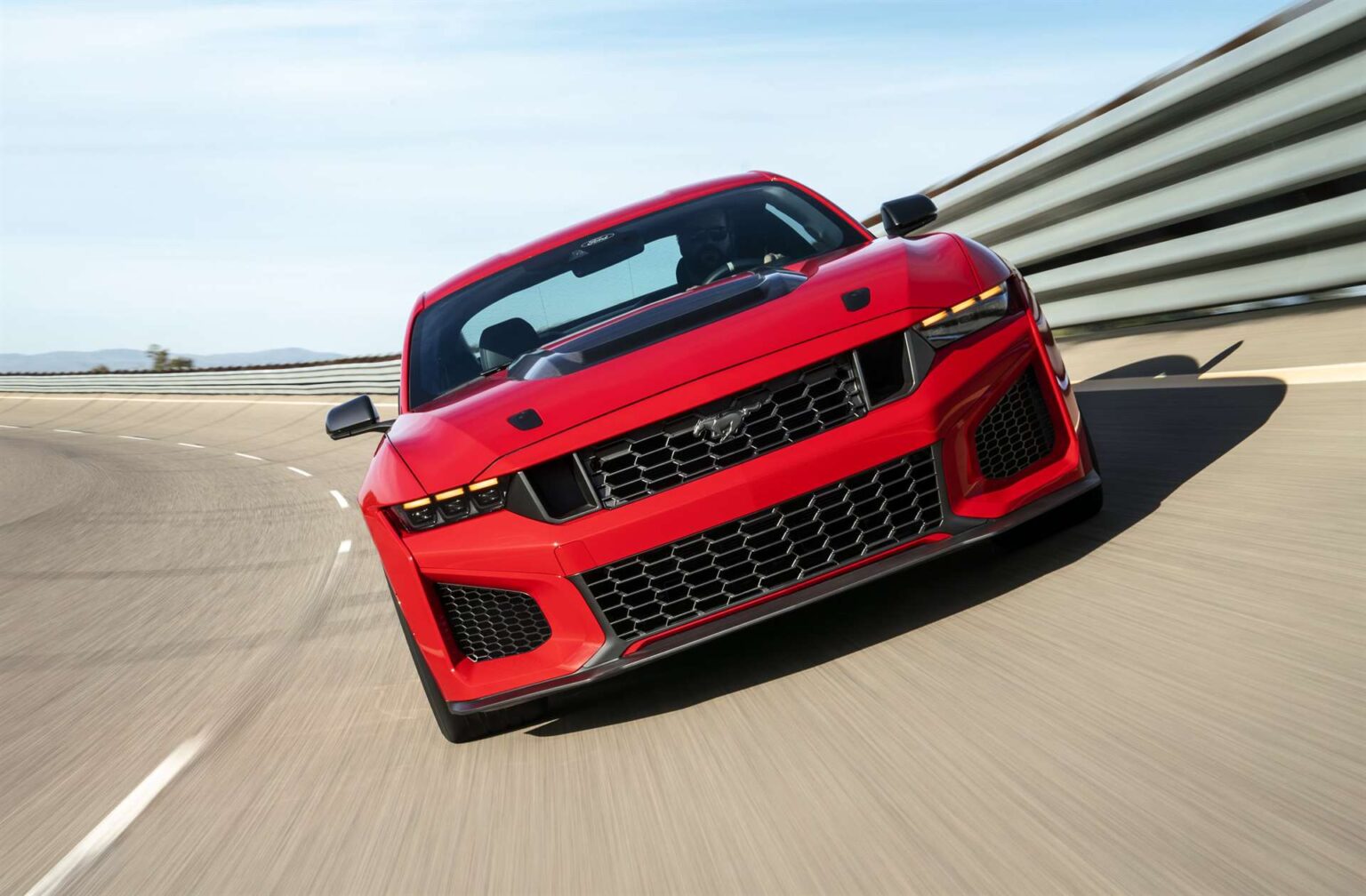 فورد موستانج دارك هورس SC العضلات الأمريكية الخارقة بتفاصيل مذهلة - عرب اوتو هب