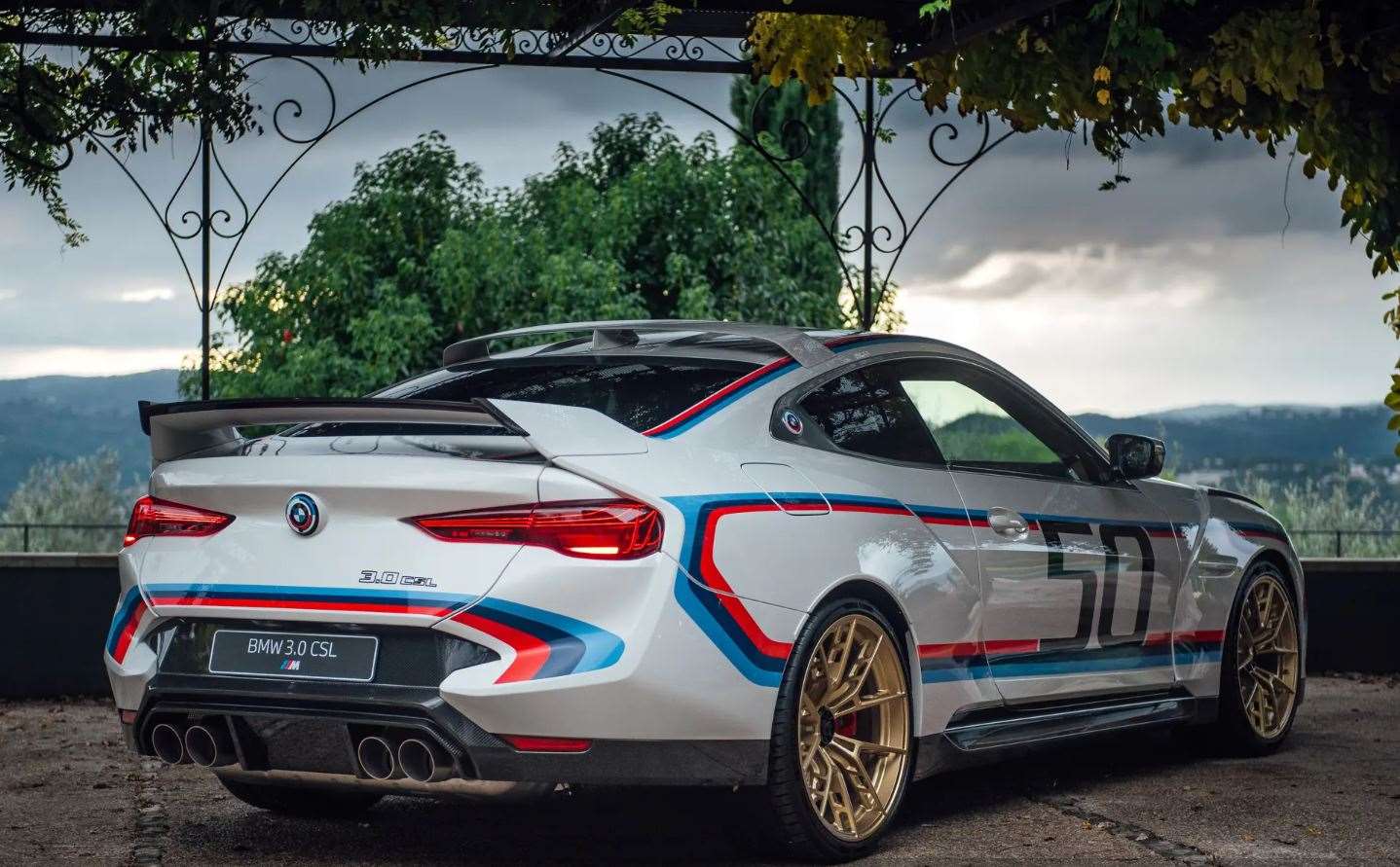 تحفة بي ام دبليو 3.0 CSL النادرة بقيمة 1.3 مليون دولار 6 تحفة بي ام دبليو 3.0 CSL النادرة بقيمة 1.3 مليون دولار - عرب اوتو هب