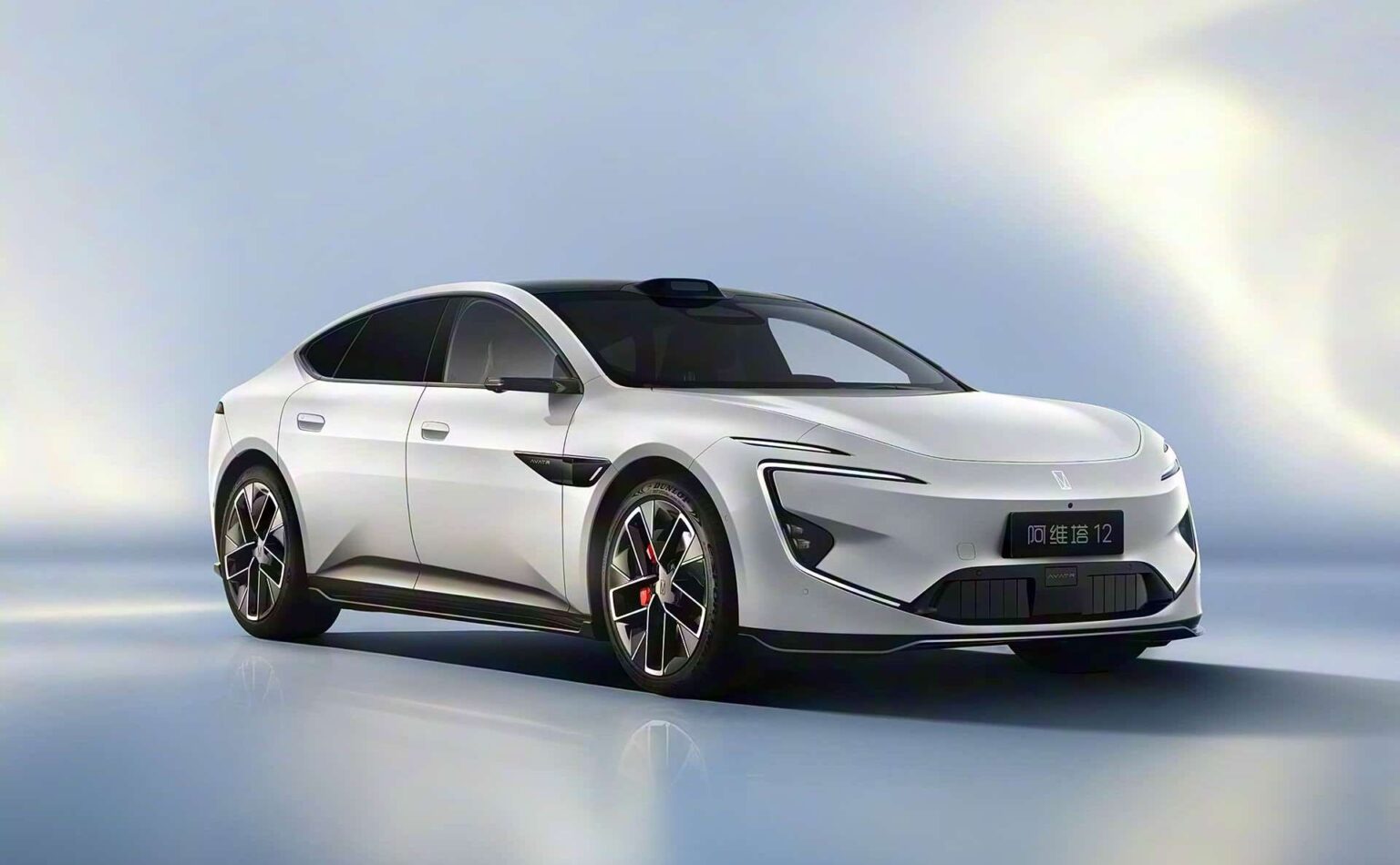 افاتر 12 الجديدة كليا بثلاث محركات كهربائية وقوة هائلة تصل إلى 955 حصان - عرب اوتو هب