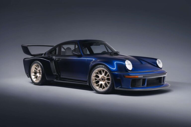 بورشه 911 الكلاسيكية تعود بقوة 700 حصان بلمسات Singer الأسطورية
