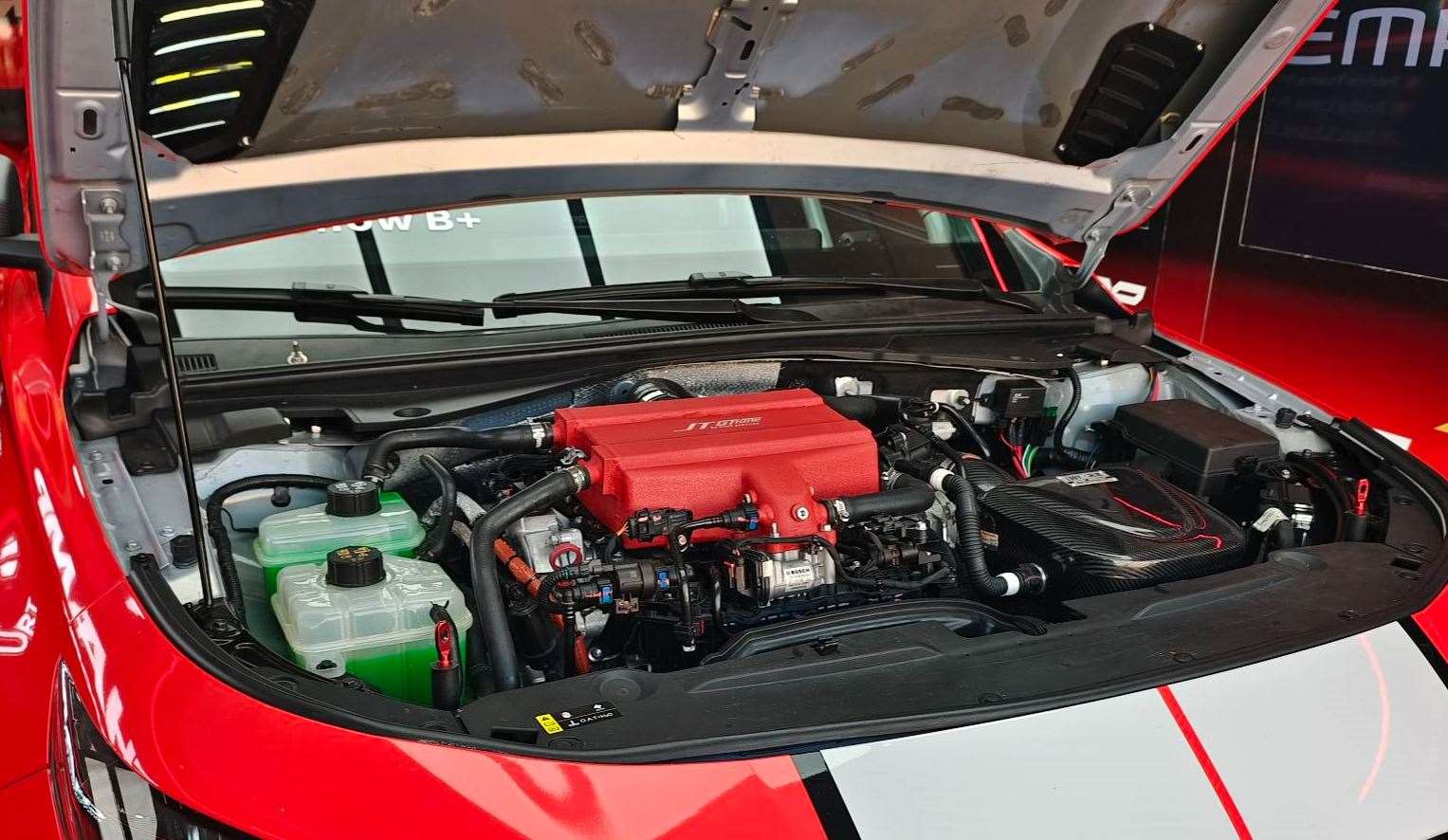 جي اي سي امباو N1-R وحش السباقات الصيني الذي سيطر على الحلبات 1 جي اي سي امباو N1-R وحش السباقات الصيني الذي سيطر على الحلبات - عرب اوتو هب