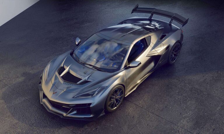 شيفروليه كورفيت ZR1X Stars and Steel احتفال 250 عاما من المجد الأمريكي