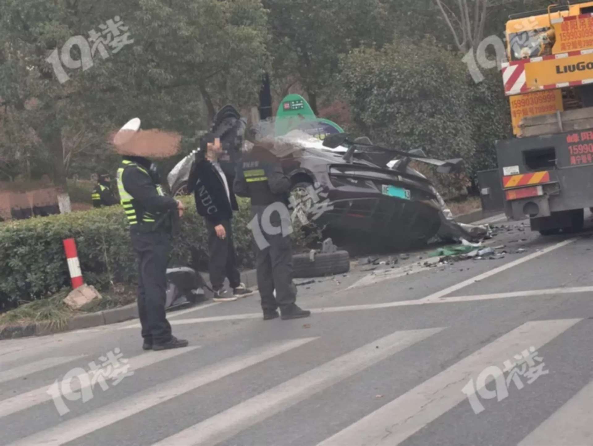 حادث سيارة يانج وانج U9 الخارقة في الصين يكشف حدود التكنولوجيا الكهربائية 3 حادث سيارة يانج وانج U9 الخارقة في الصين يكشف حدود التكنولوجيا الكهربائية - عرب اوتو هب