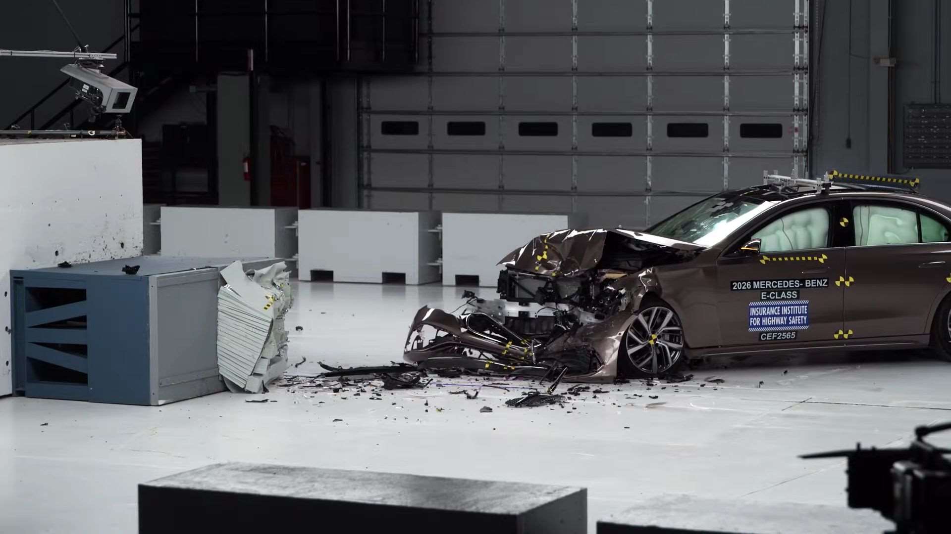 مرسيدس إي-كلاس 2026 رفاهية عالية لكن نتائج صادمة في اختبار السلامة 2 مرسيدس إي-كلاس 2026 رفاهية عالية لكن نتائج صادمة في اختبار السلامة - عرب اوتو هب