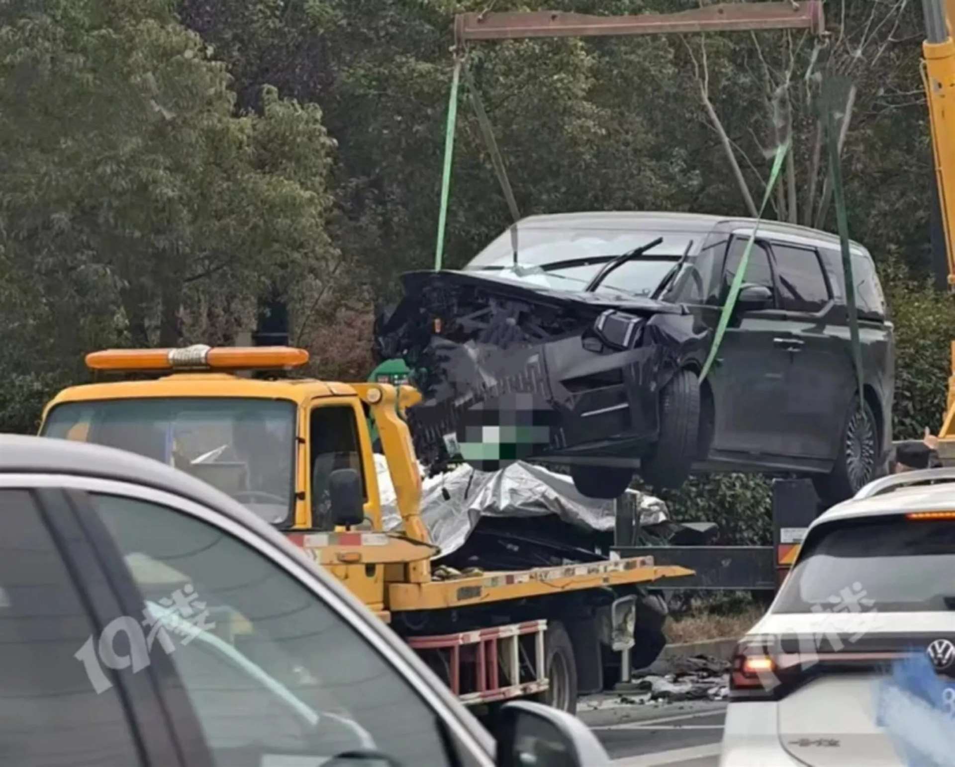 حادث سيارة يانج وانج U9 الخارقة في الصين يكشف حدود التكنولوجيا الكهربائية 5 حادث سيارة يانج وانج U9 الخارقة في الصين يكشف حدود التكنولوجيا الكهربائية - عرب اوتو هب