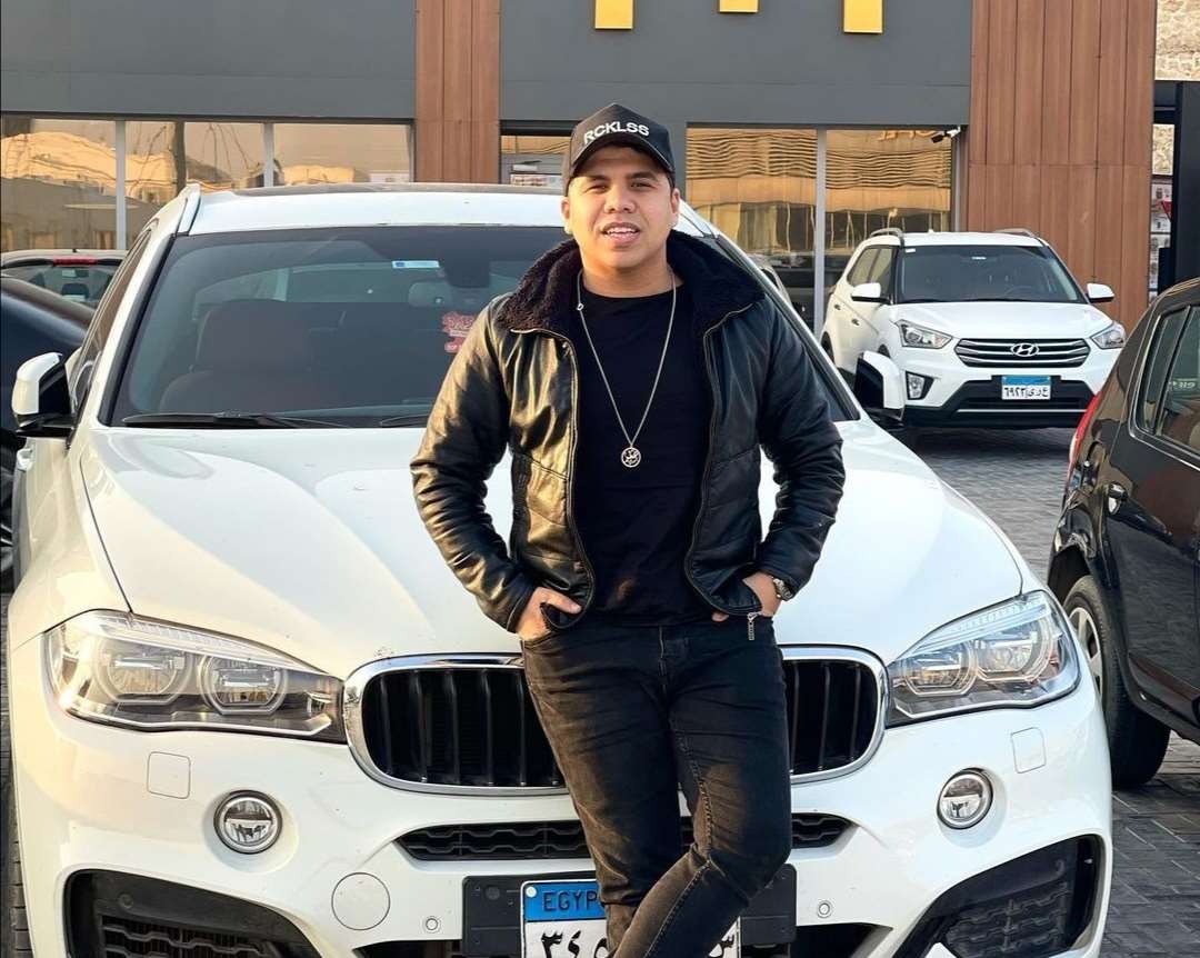 عمر كمال يفاجي الجميع بسيارة جديدة و فاخرة من لوتس 4 عمر كمال يفاجي الجميع بسيارة جديدة و فاخرة من لوتس - عرب اوتو هب