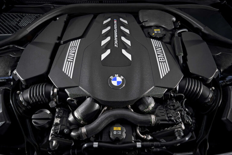 بي ام دبليو توكد استمرار محركات V12 و V8 رغم تشديد القوانين الاوروبية