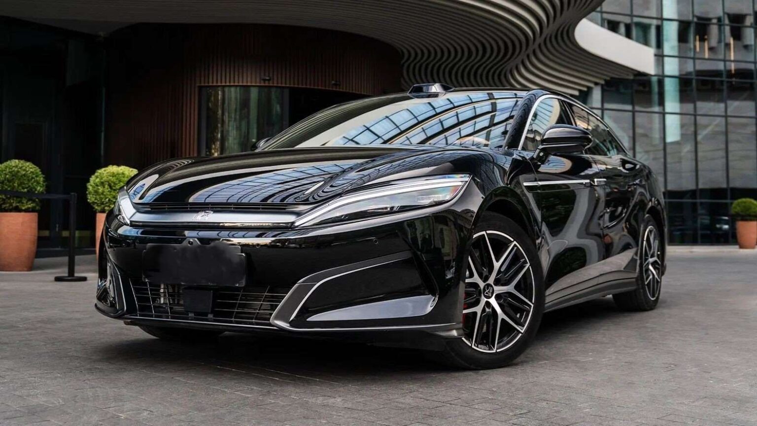 تحديث برمجي جديد يمنح بي واي دي Han L DM بمدى كهربائي أطول و تقنيات قيادة ذكية تحديث برمجي جديد يمنح بي واي دي Han L DM بمدى كهربائي أطول و تقنيات قيادة ذكية - عرب اوتو هب